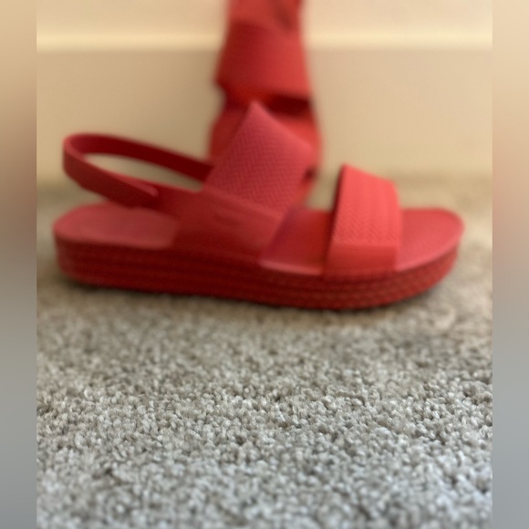 Reef women’s water/summer sandals lightly used - Picture 4 of 4